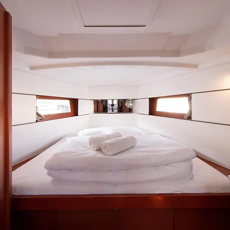 船上ホテル Beneteau Oceanis 38.1.- Anima Maris I スプリト