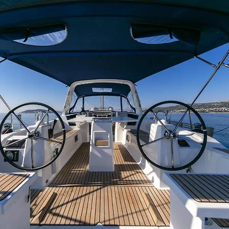 Beneteau Oceanis 38.1.- Anima Maris I