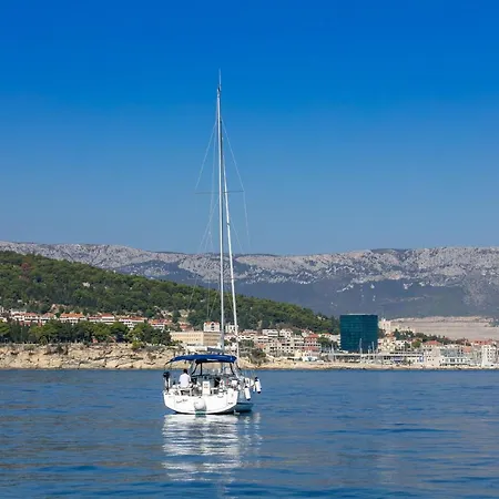 Beneteau Oceanis 38.1.- Anima Maris I * スプリト