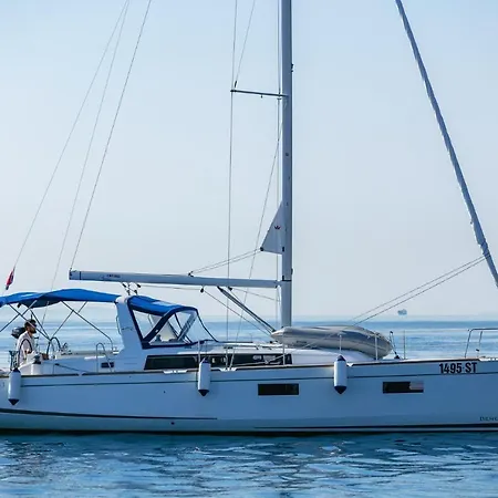 Beneteau Oceanis 38.1.- Anima Maris I