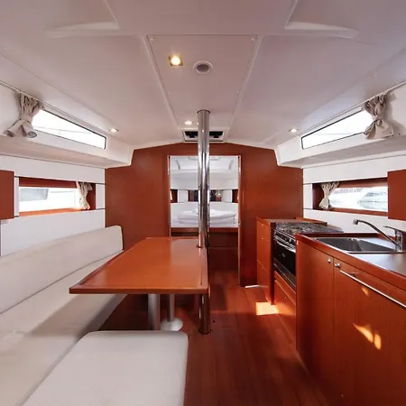 Beneteau Oceanis 38.1.- Anima Maris I